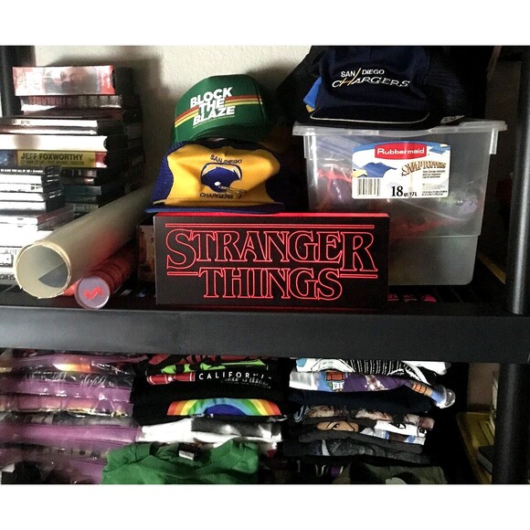 Stranger Things Logo Light 2 Light Modes USB or Battery (No USB) - Picture 4 of 4
